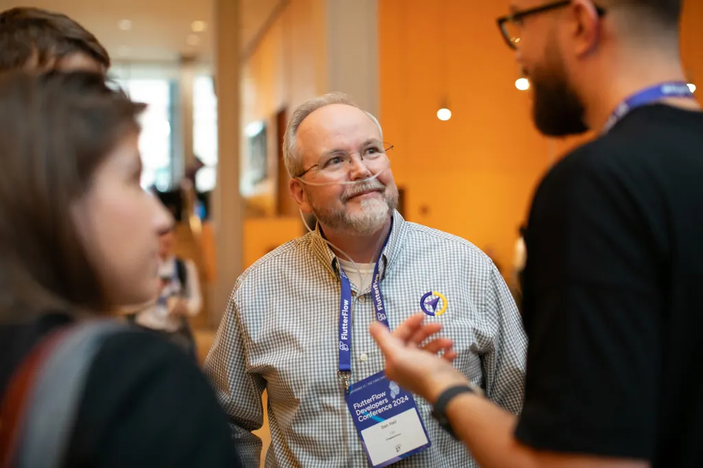 FlutterFlow community members chatting between sessions